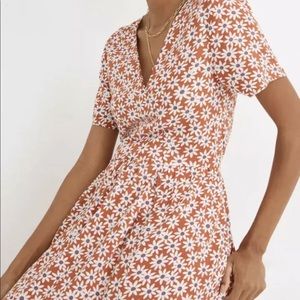 Clara Midi Dress in Falling Daisies